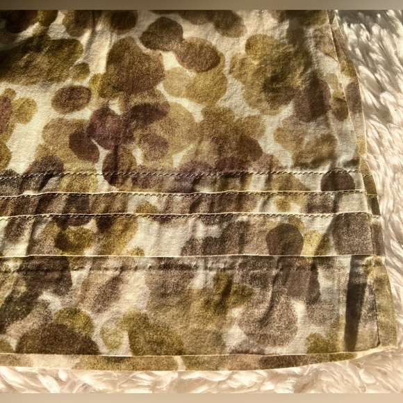 Ann Taylor LOFT / Mid Thigh Skirt w Slip / Runs Large - Picture 3 of 8